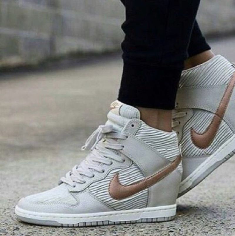 Nike Dunk Sky High Sneakers