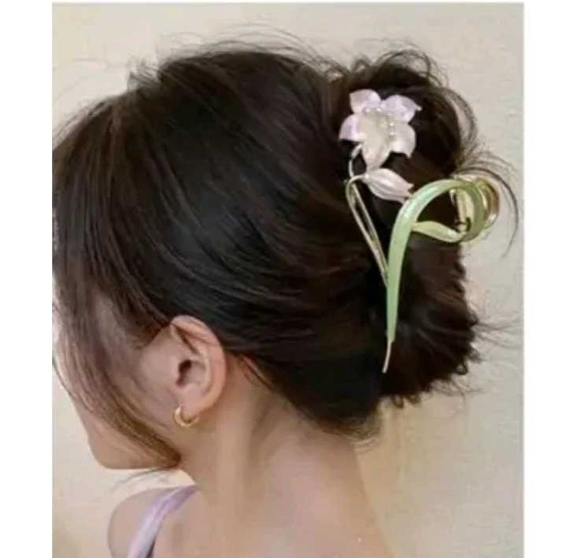 Elegant Floral Hair Claw Clip