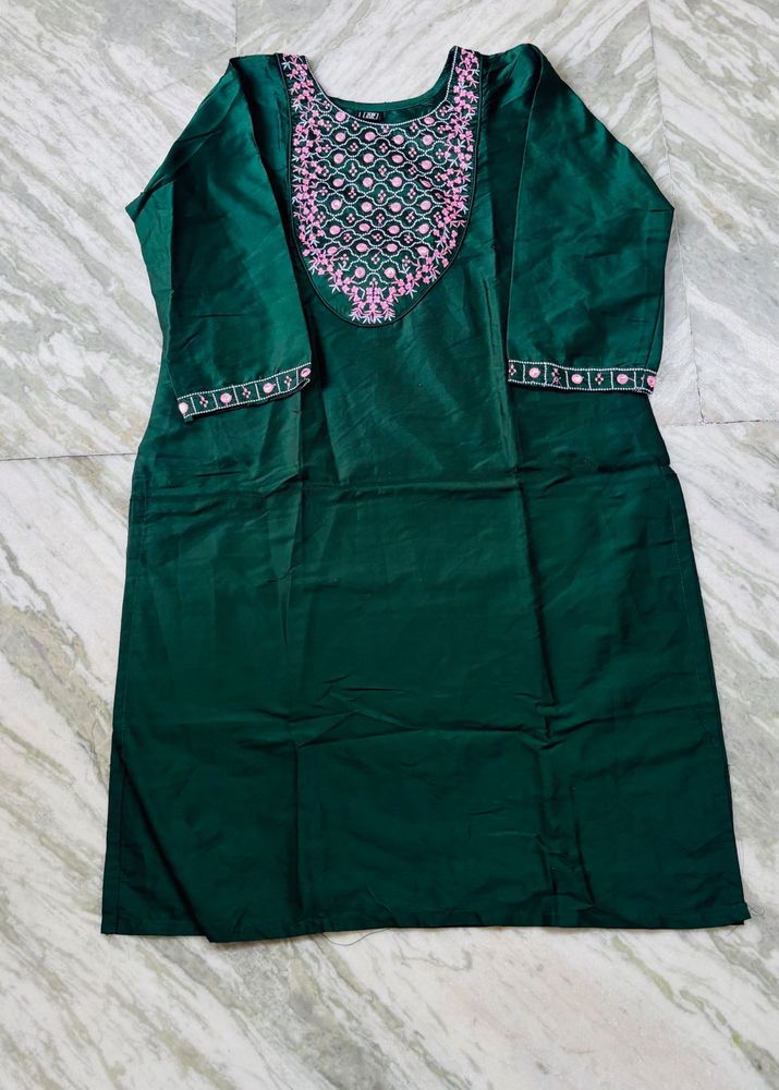 Elegant Green Embroidered Kurta