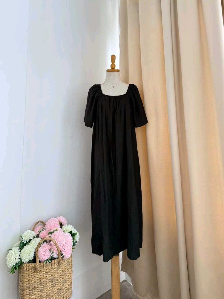 Chic Black Square Neck Puff Sleeve Midi Dress