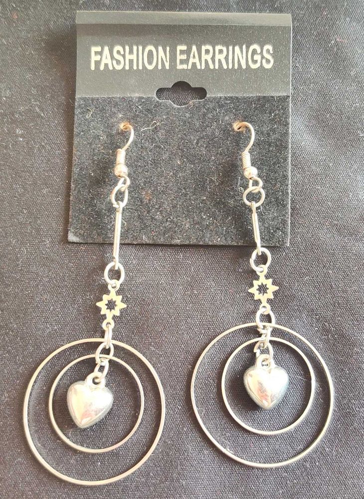 Silver Plated Thread Heart And Circle Shaped Earin