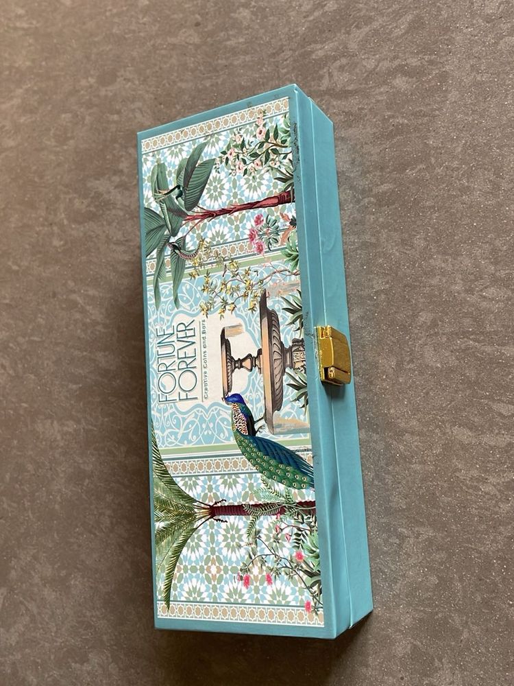 Gifting box