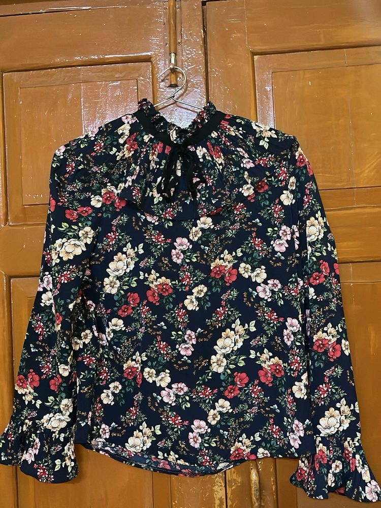 Chic Floral Print Blouse