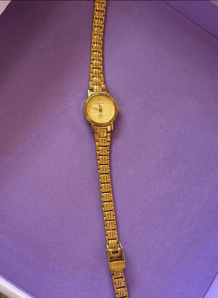 Elegant Gold Tone Women's Watch