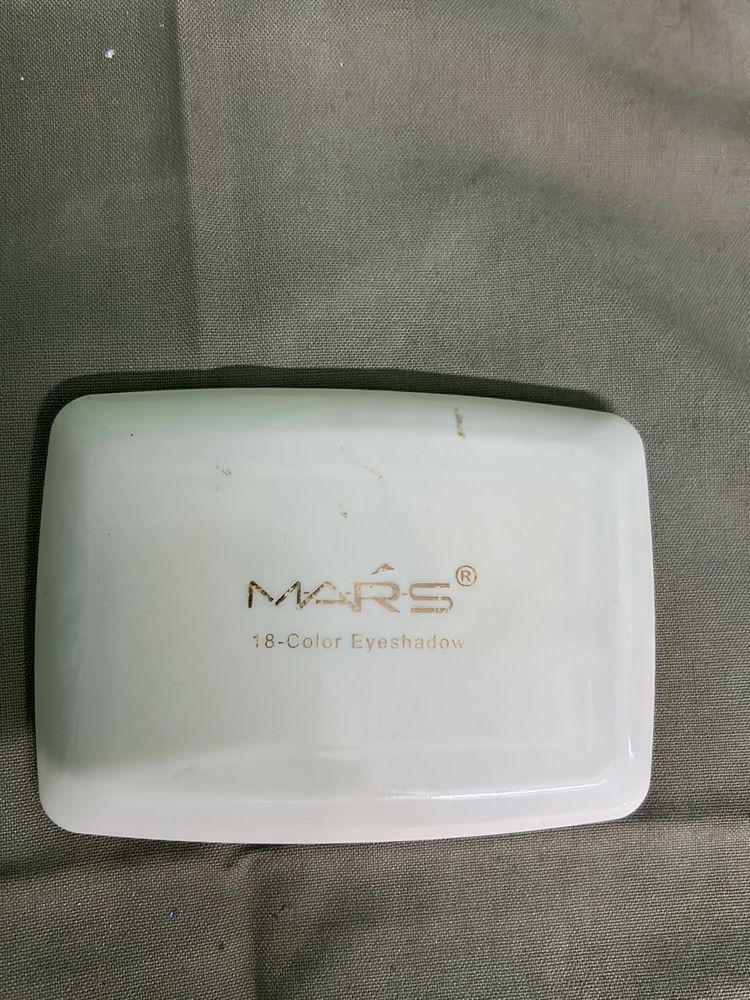 Mars 18-Color Eyeshadow