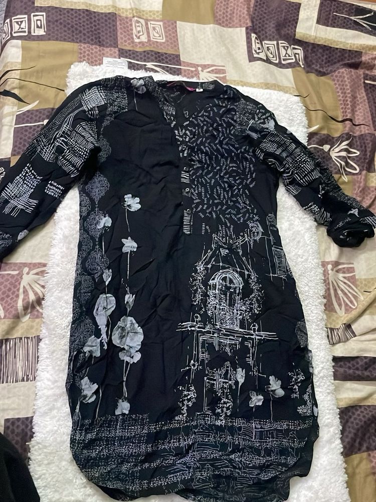 Unique Black &amp; White Printed Kurta