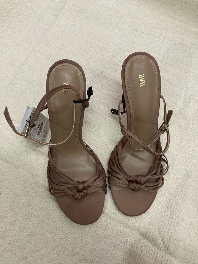 ZARA Knotted Stylish Heels