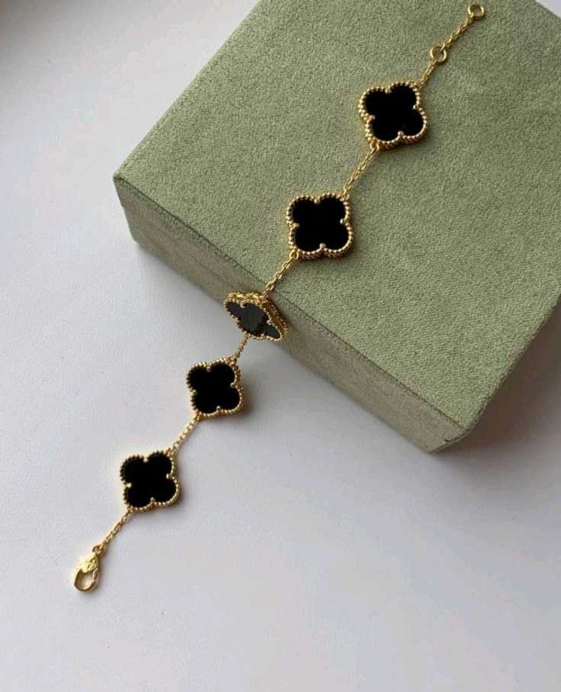 Elegant Clover Charm Bracelet