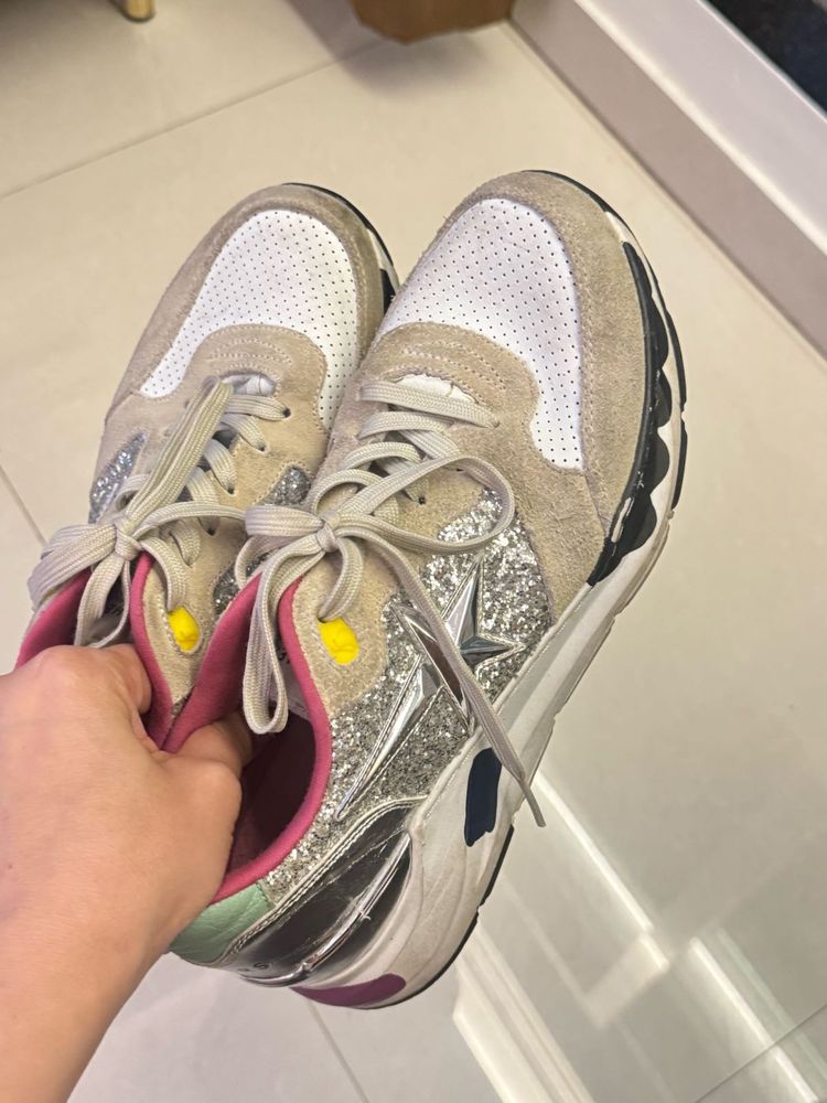 Limited Edition ‼️ Skechers Bling shoes! UK 6