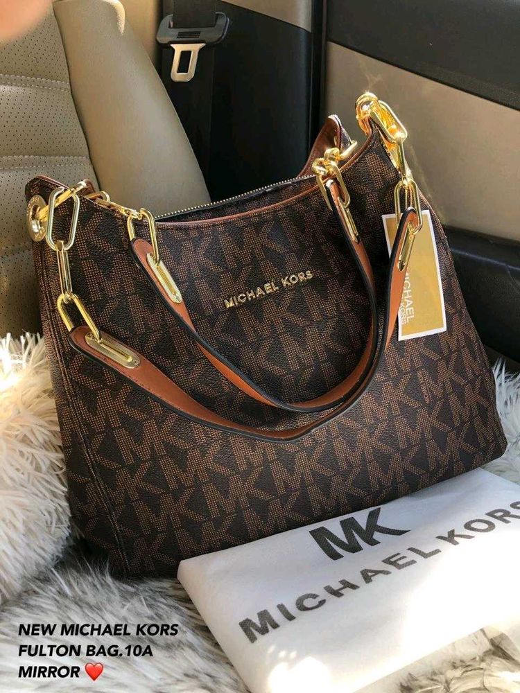MICHAEL KORS FULTON IN STOCK*( NO BOX)