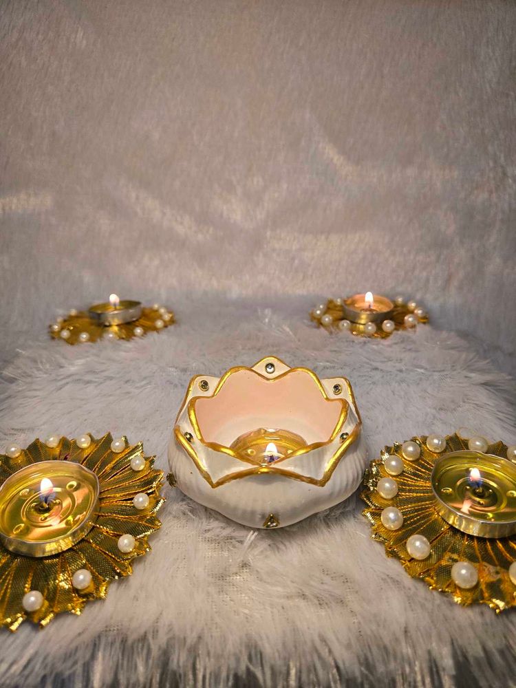 Elegant Lotus Design Candle Holders Set of 2