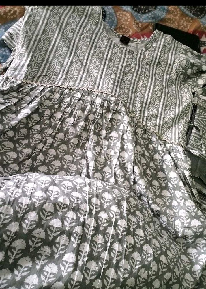 Elegant Grey &amp; White Block Print Kurta