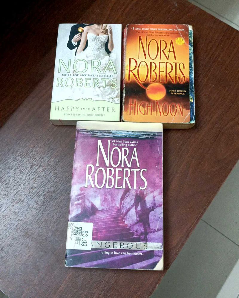 Nora Roberts Books Combo
