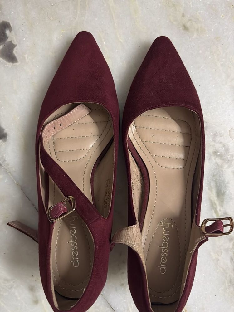 Chic Burgundy Pointed Toe Flats