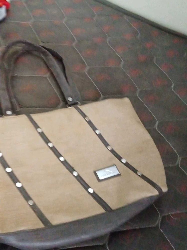hand bag - Stylish and Roomy