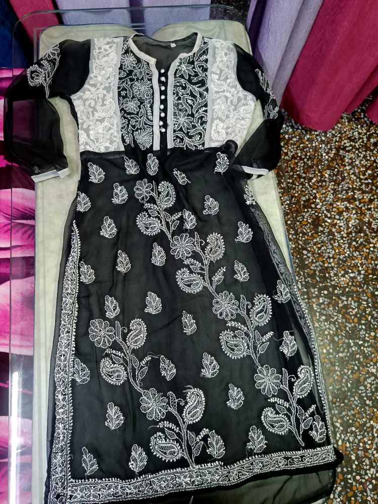 Chikankari kurti