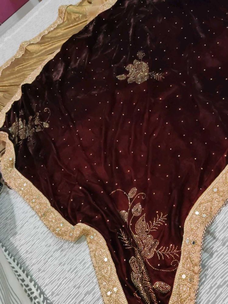 Classy Saree  Maroon Pallu with golden l