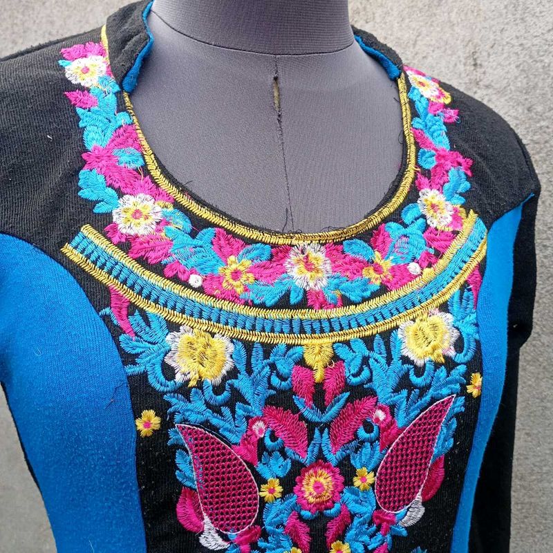 Embroidered Black &amp; Blue Woolen Kurta