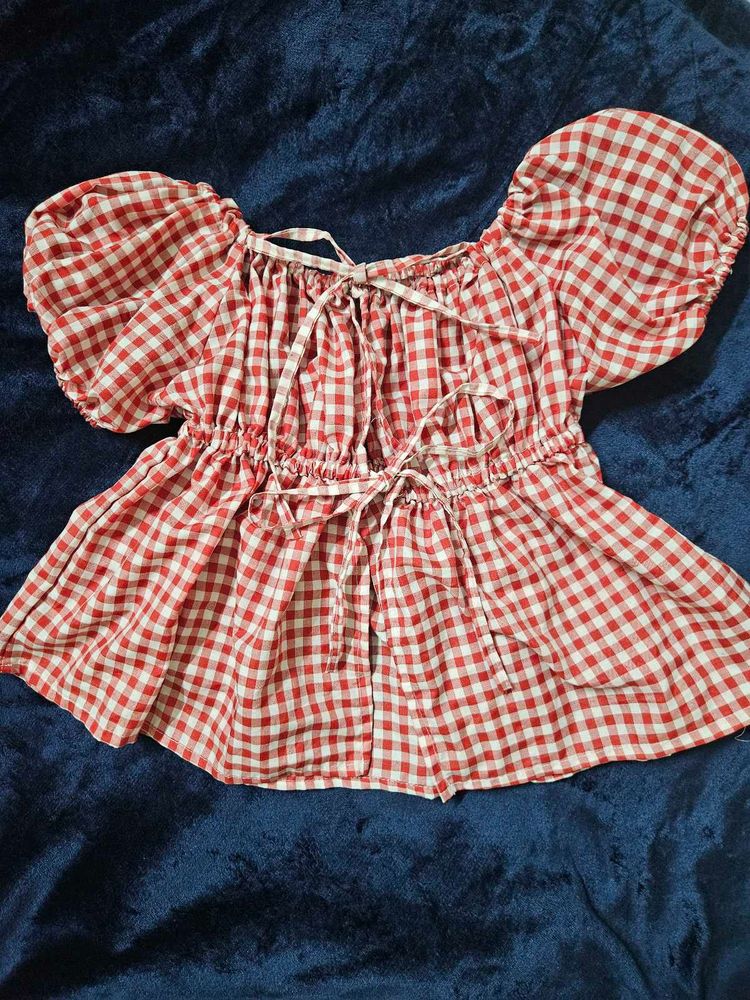 Gingham cute Red striped top