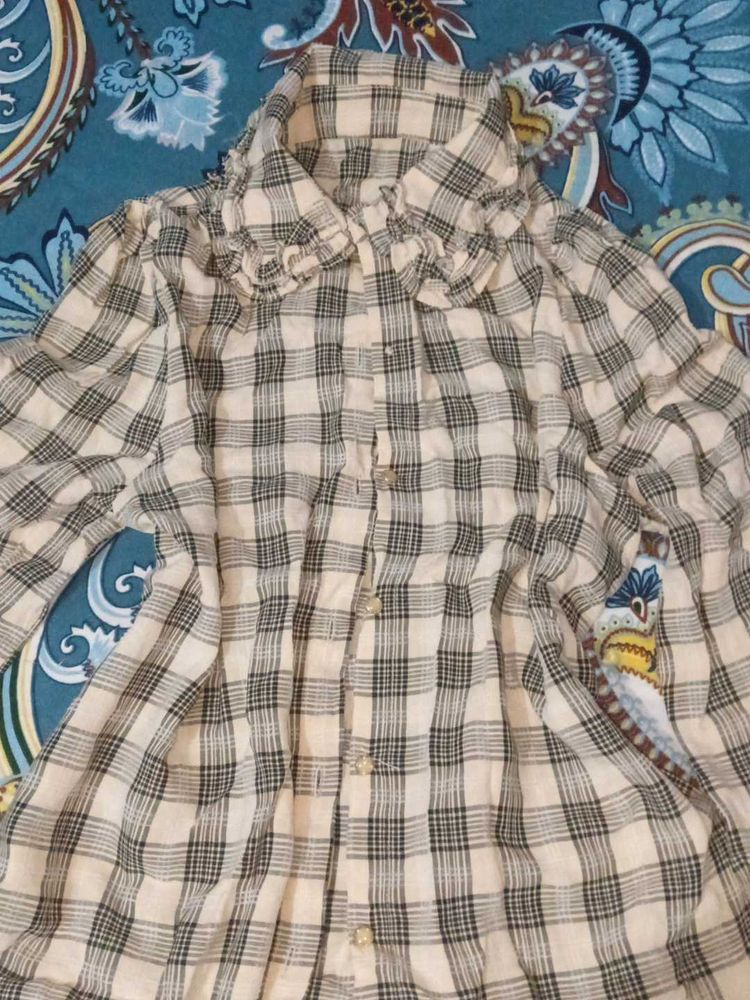Checkered Ruffled Collar shirt with puffed