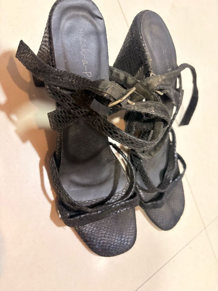 Stylish Black Heeled Sandals