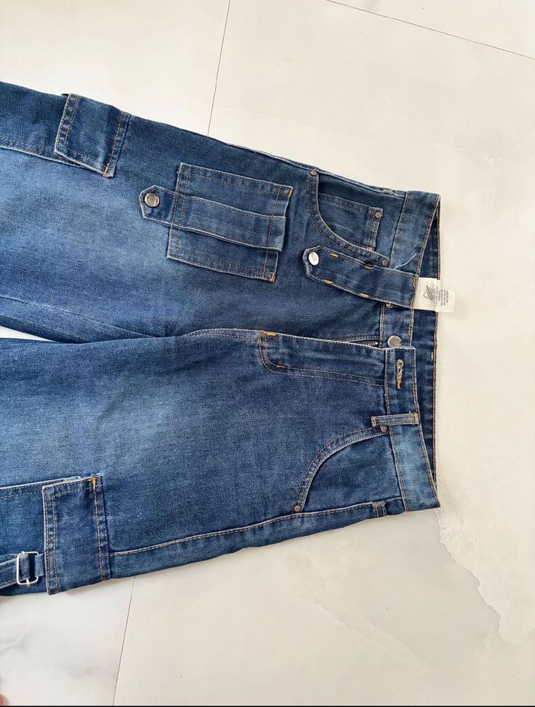 Wide Leg Cargo Jeans