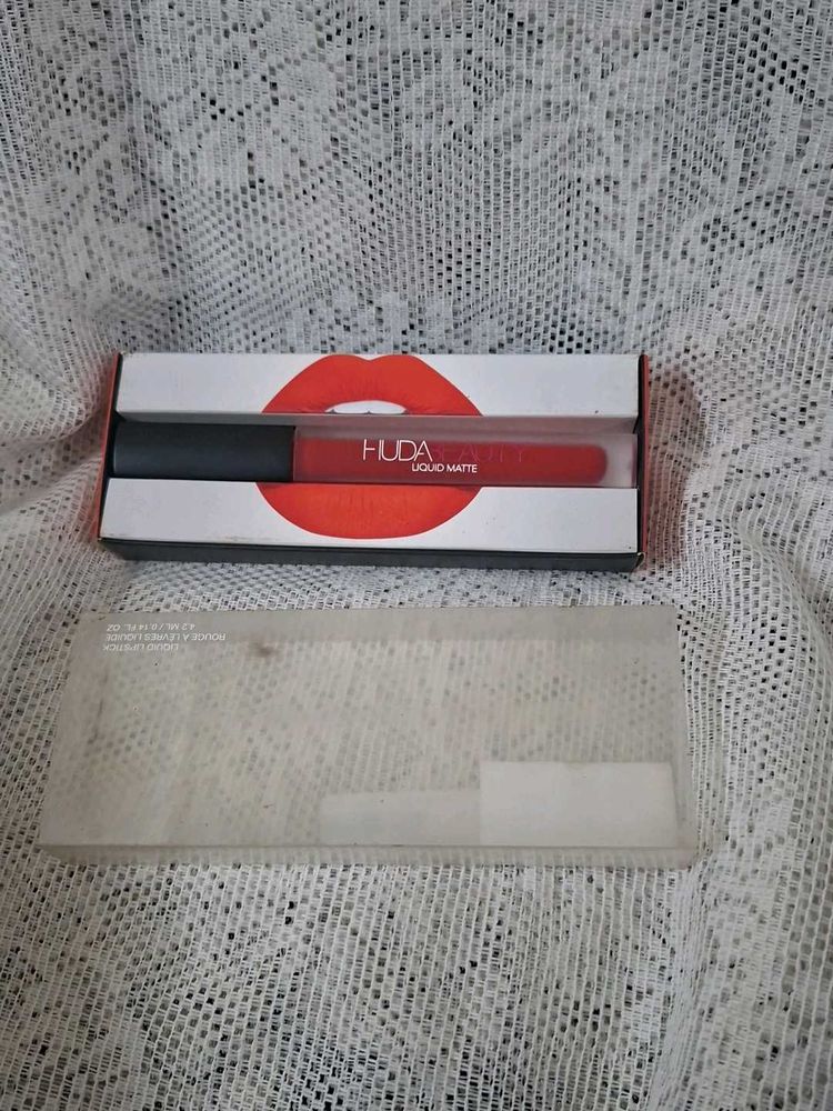 Huda Beauty Liquid Matte Lipstick
