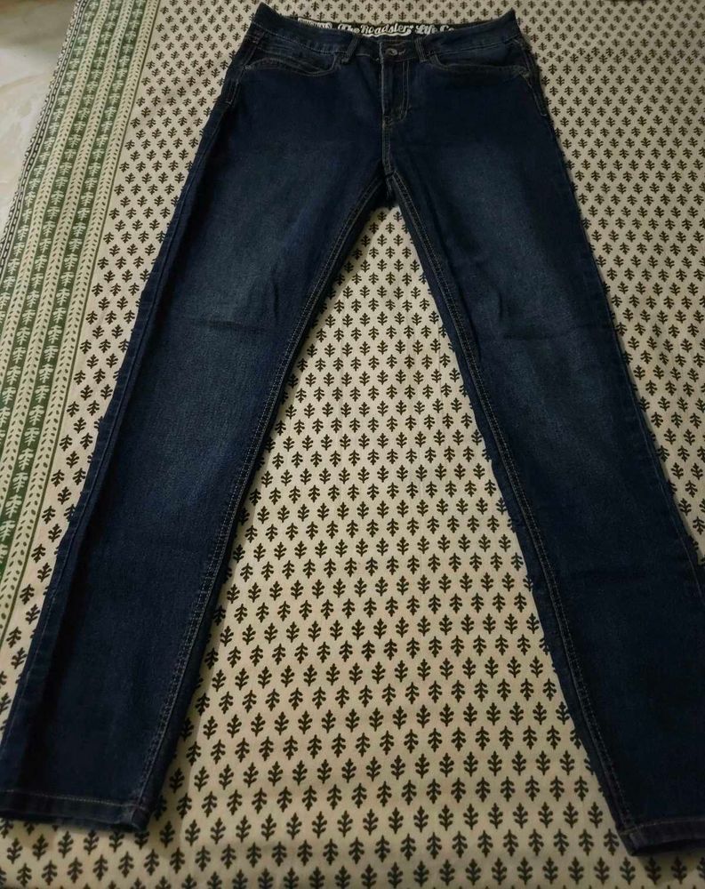 Original Roadster Women's Dark Wash Jeans! 👖