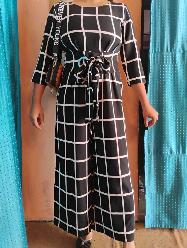 ❤️🥺🌸Chic Black &amp; White Checked Jumpsuit🥺❤️🌸