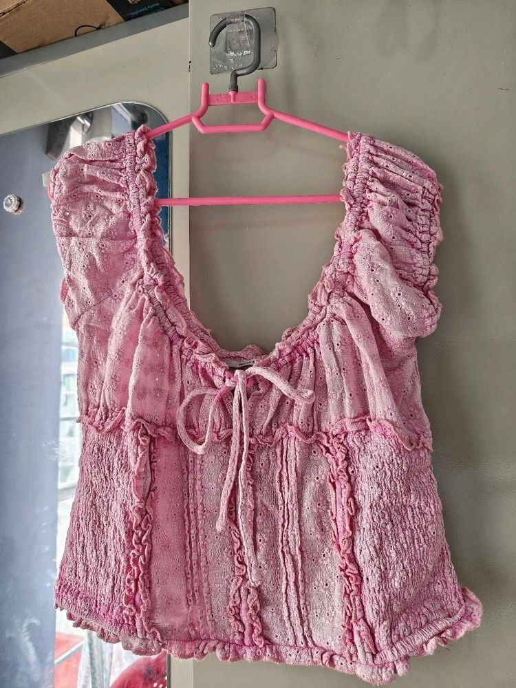 pink top