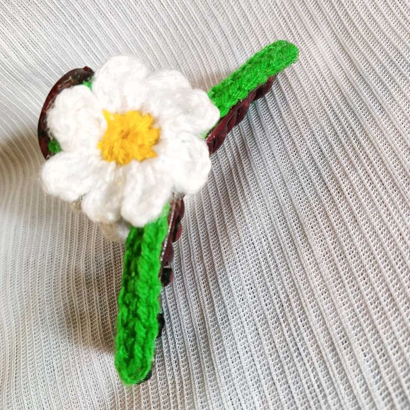 Daisy Hair Claw Clip