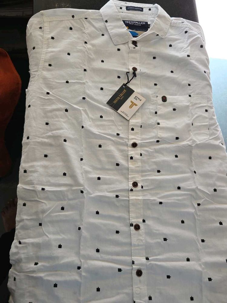 Trendy White Print Button-Down Shirt Size L