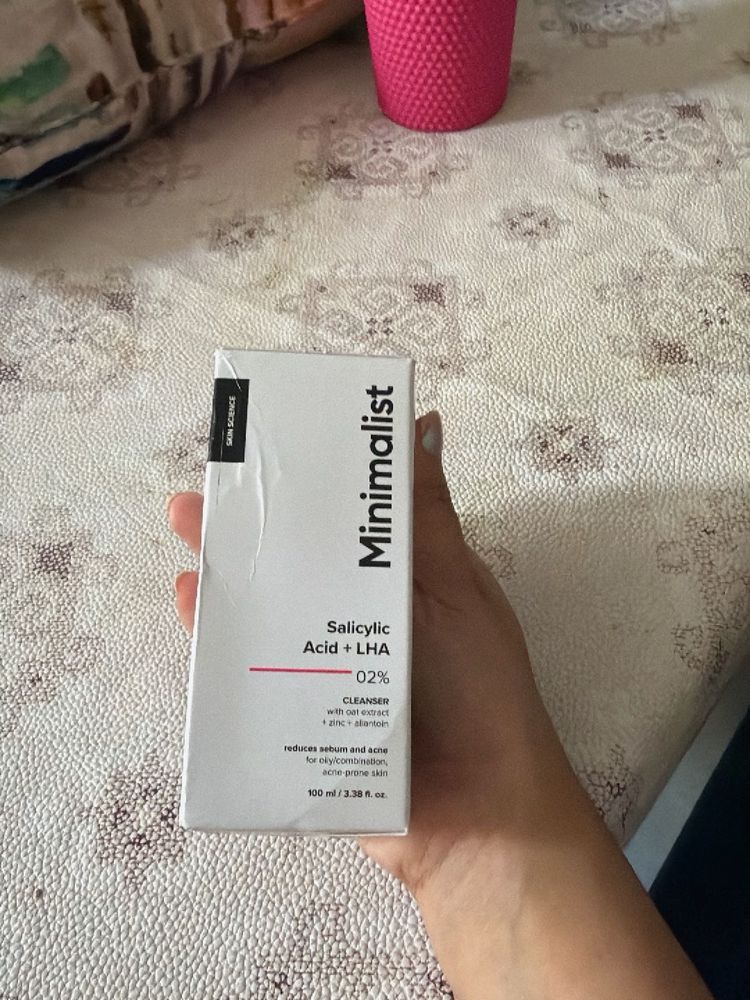 Minimalist Salicylic Acid Cleanser