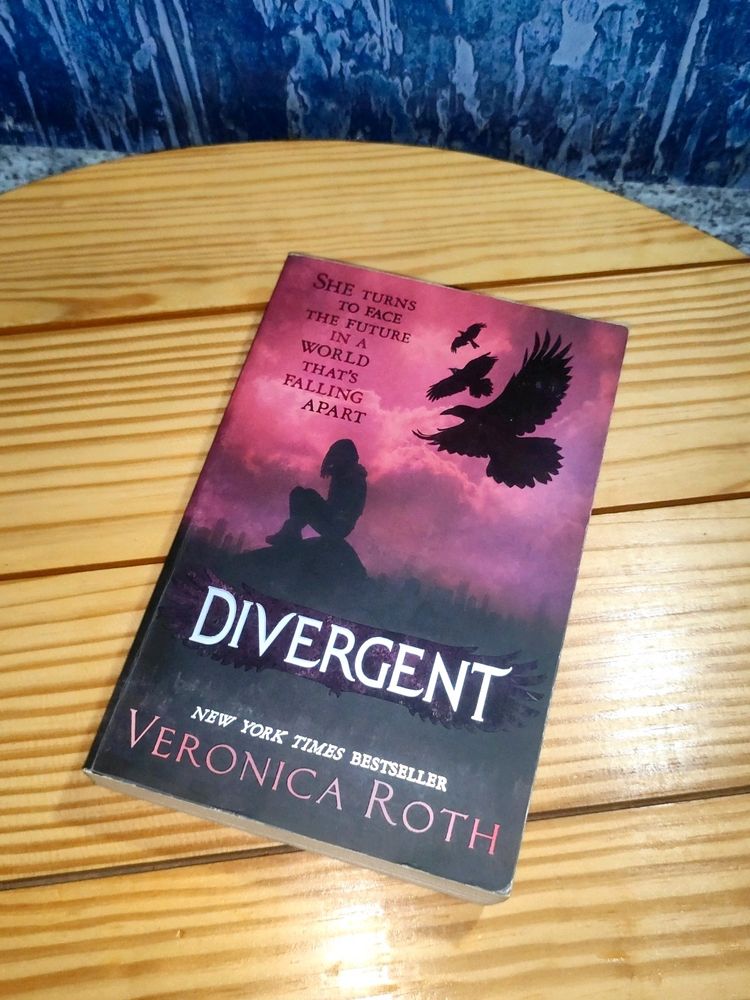 Divergent New York Times Bestseller Veronica Roth