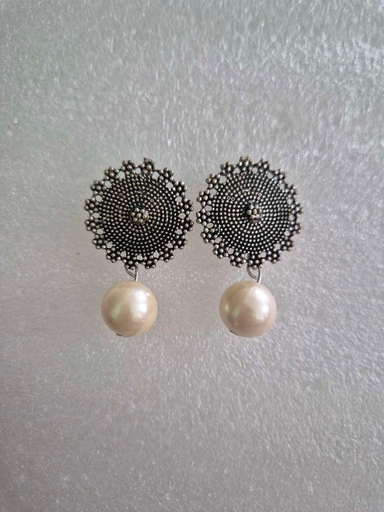Elegant Pearl Drop Earrings - New