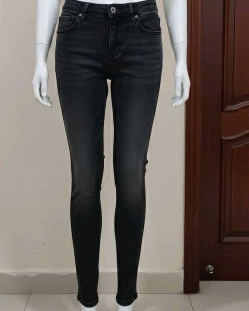 Black Wash High-Waisted Skinny Jeans