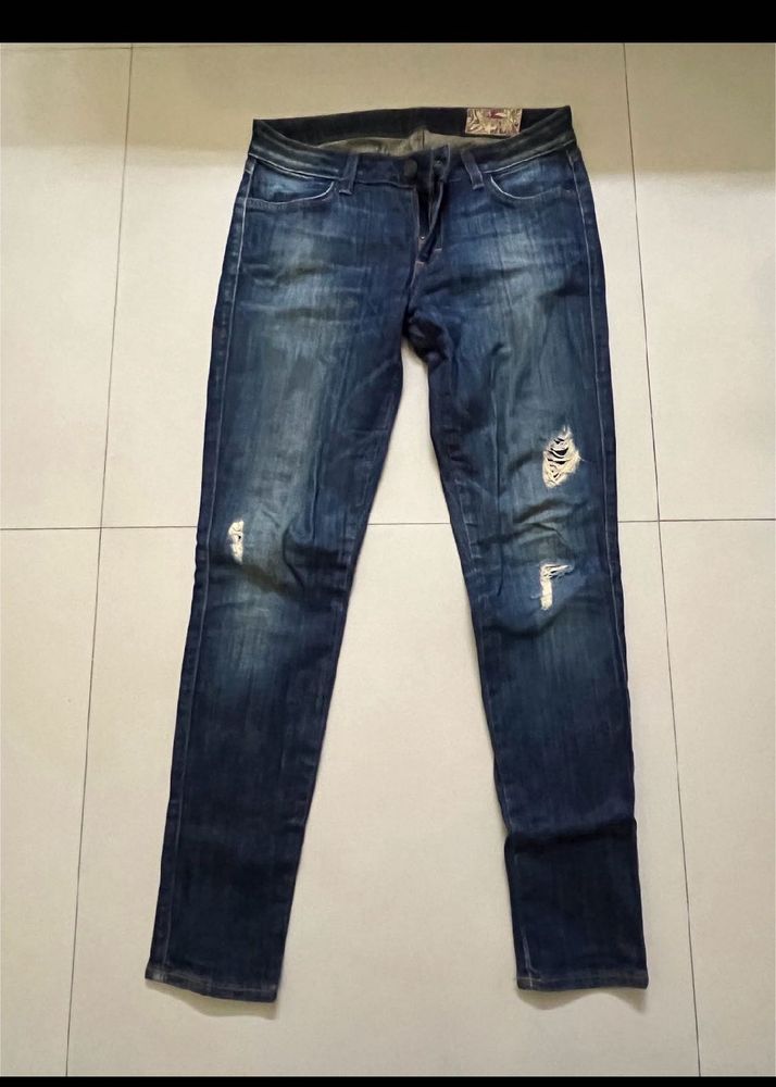 B1G1 Ripped Denim Jeans