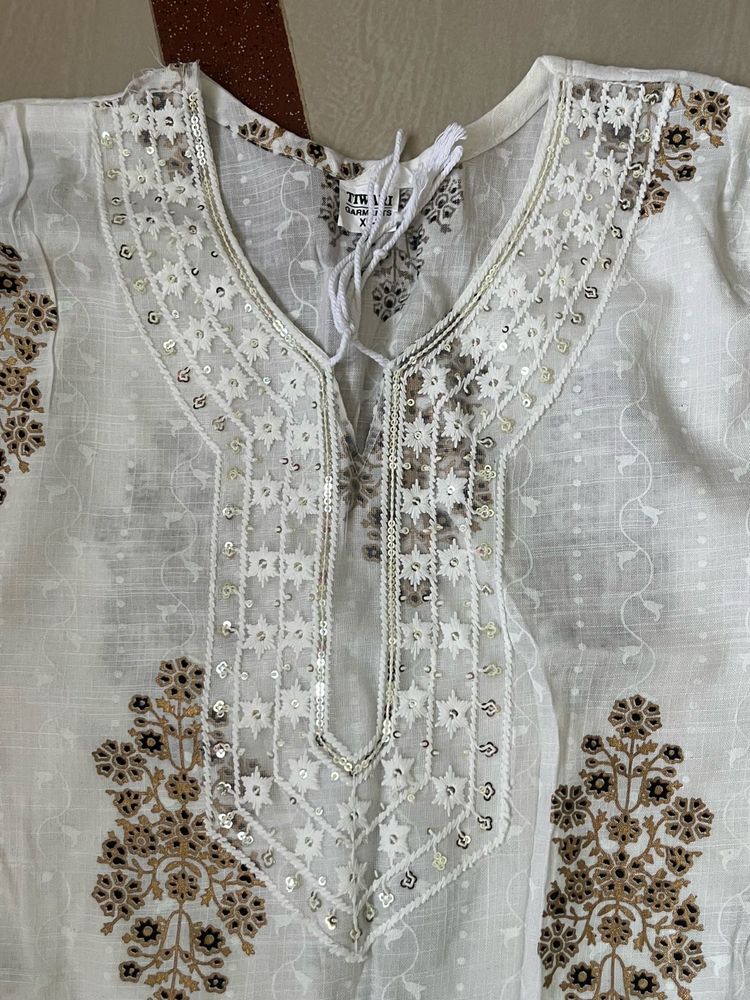 Elegant White Kurta with Sequins