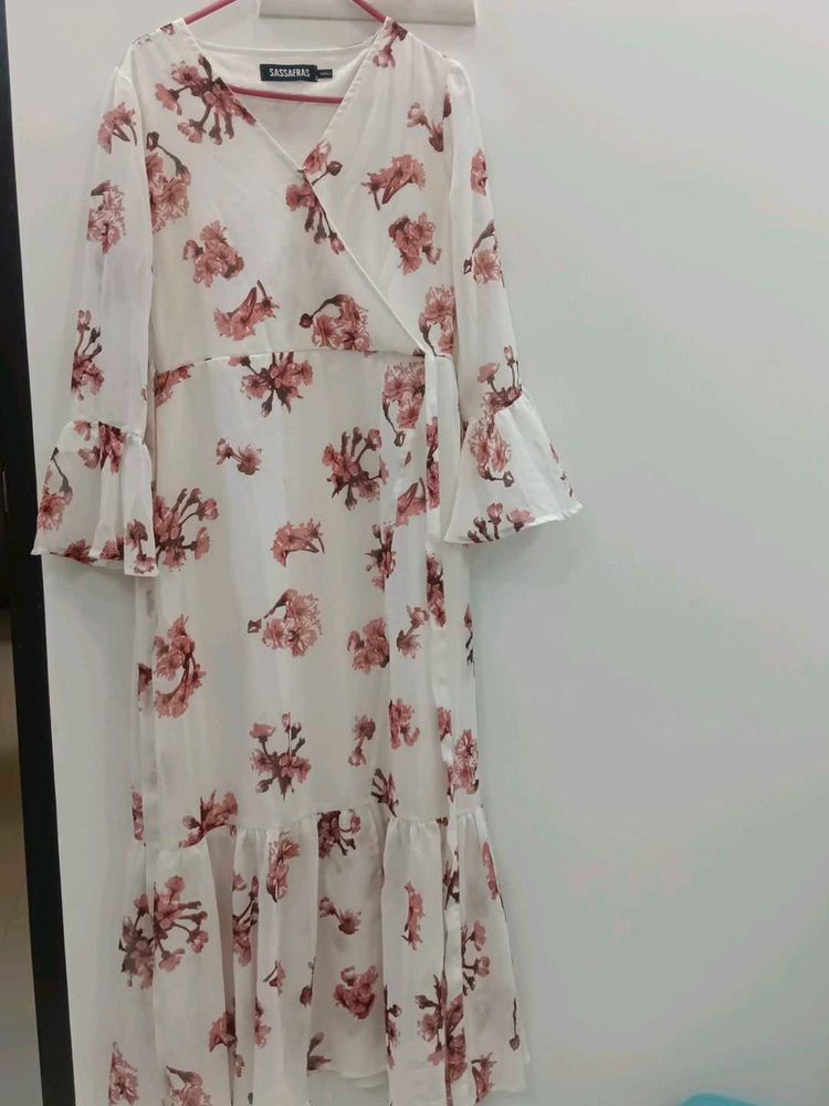 Elegant White Floral Print Midi Dress