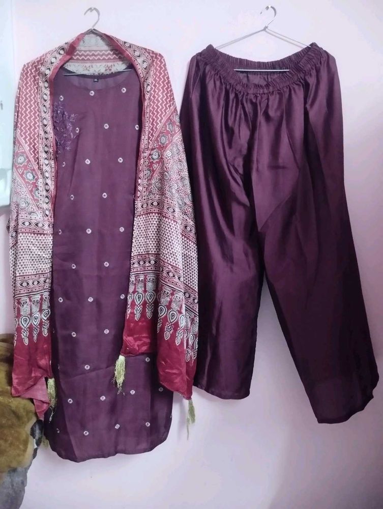 Elegant Ethnic Kurta Set with Dupatta