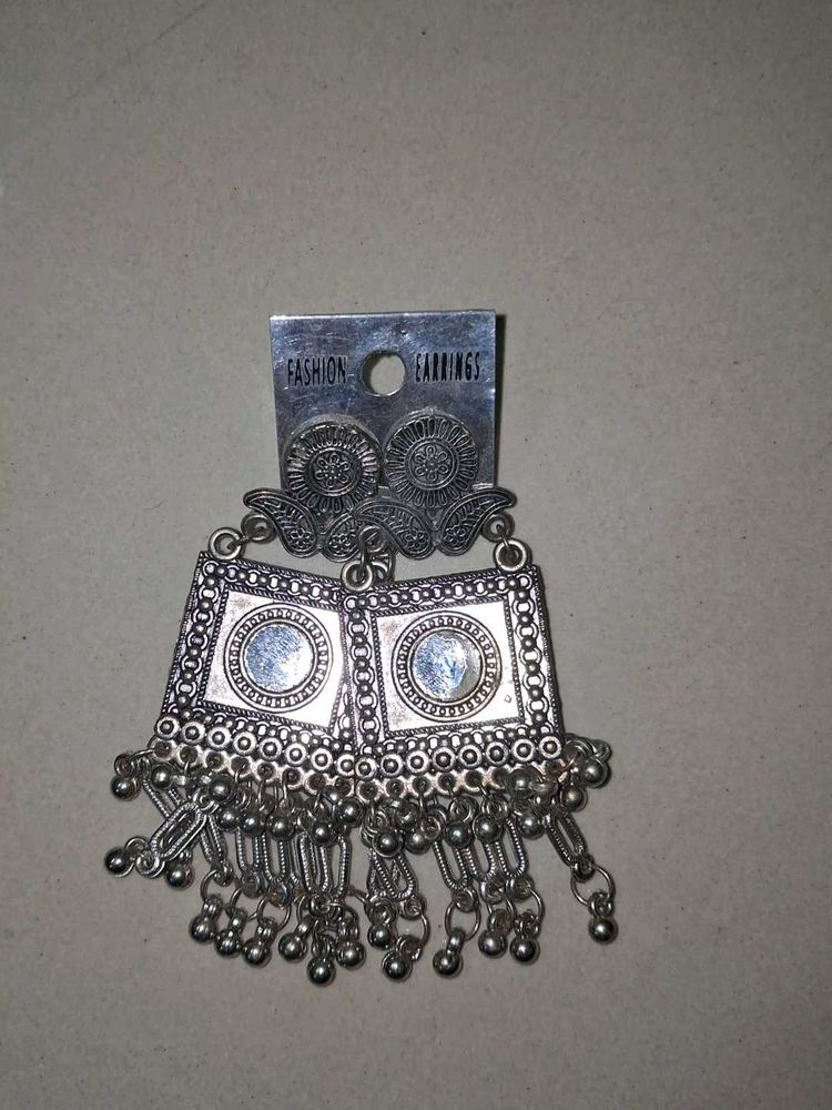 Stylish Silver Toned Jhumka Earrings