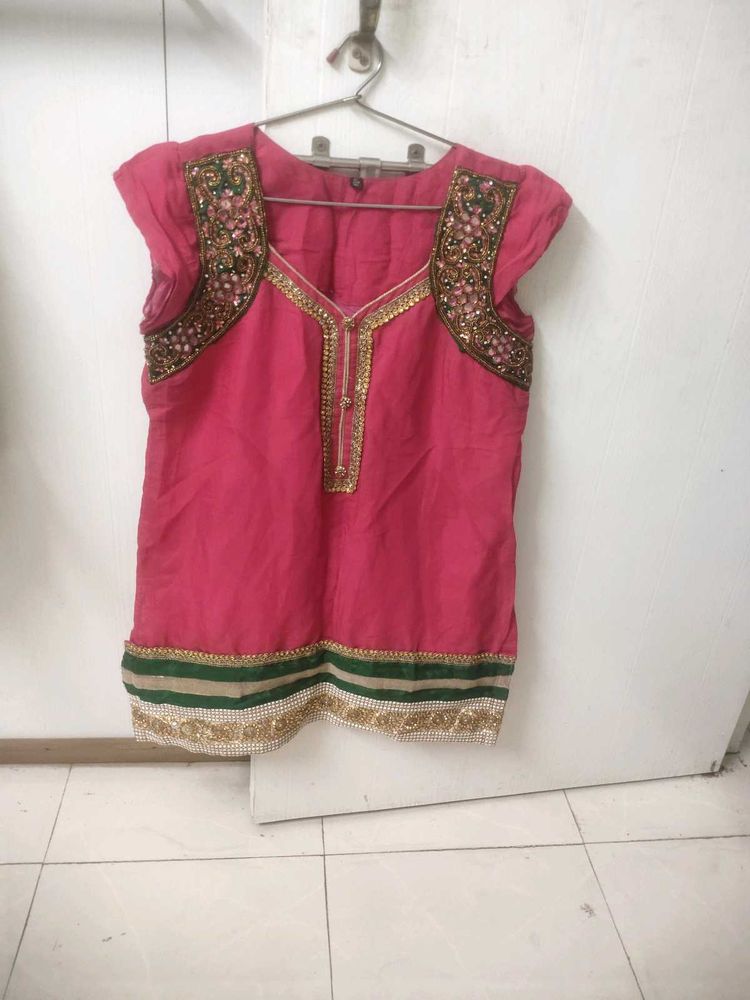 Embellished Pink Kurta with beautiful golden borde