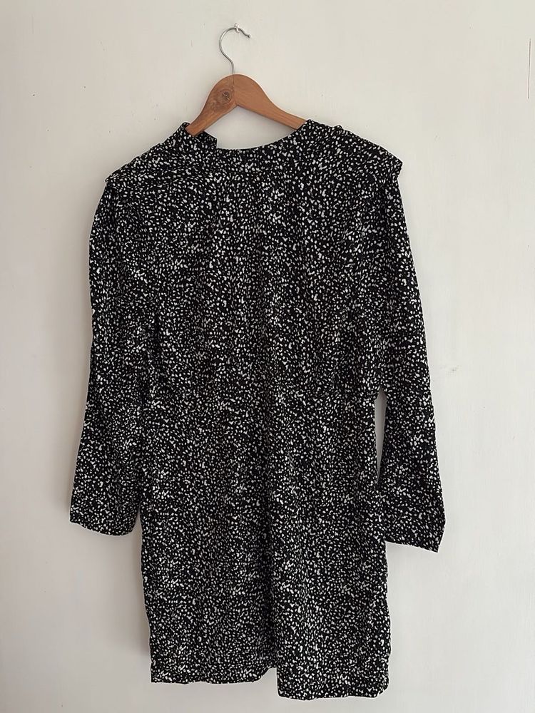 Chic Black &amp; White Pattern Dress