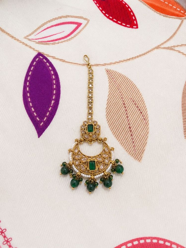 Elegant Maang Tikka with Green Stones