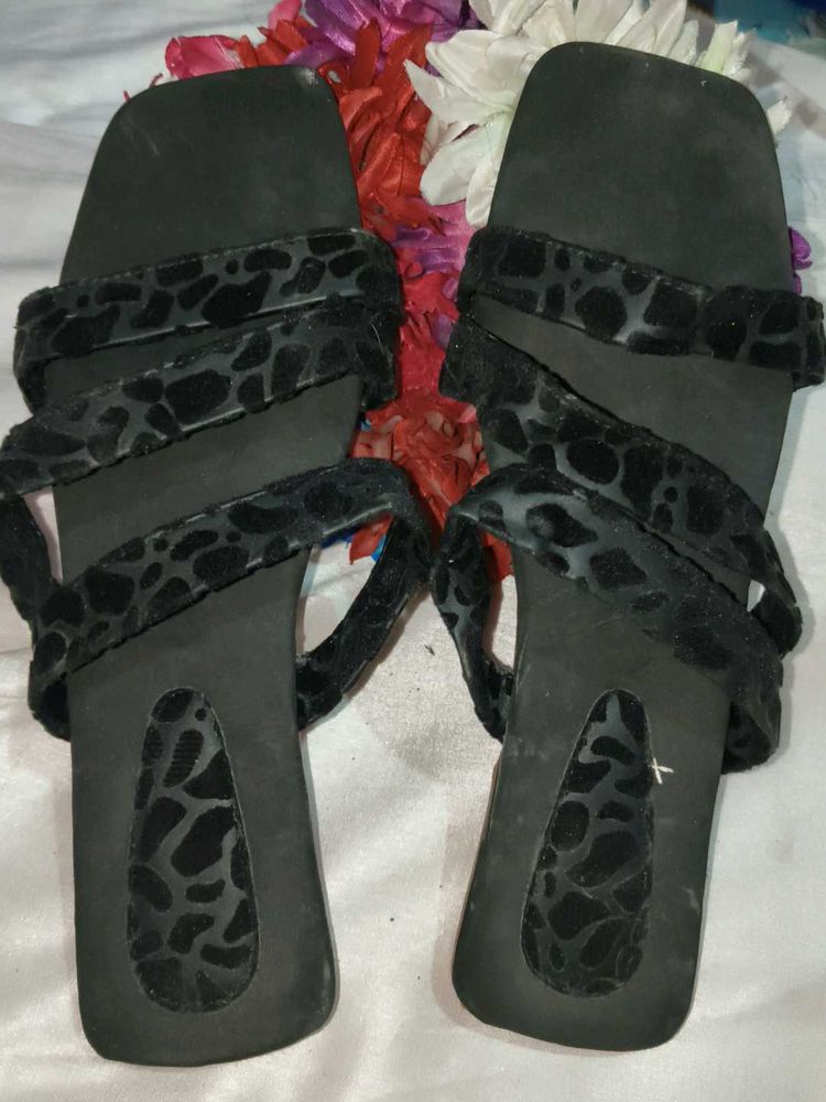 Stylish Black Leopard Print Flats