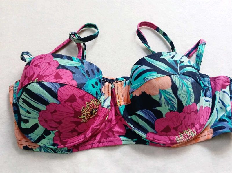 Buy 2 Get 1 Free 🎀Vibrant Floral Print Bikini Top