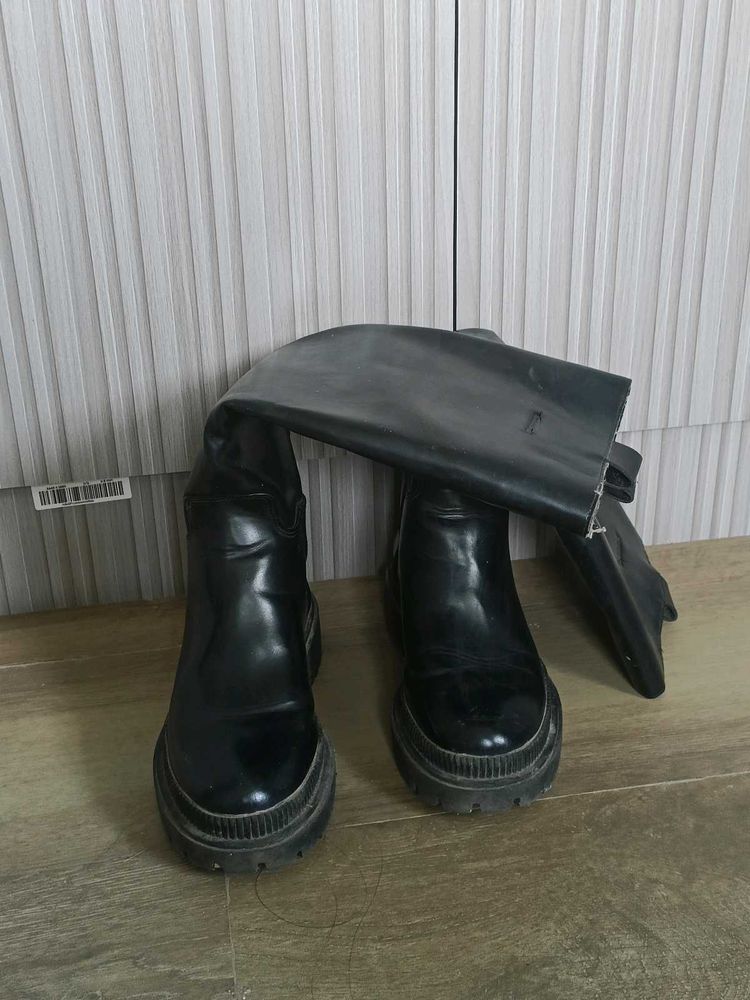 H&amp;M Black Knee Boots