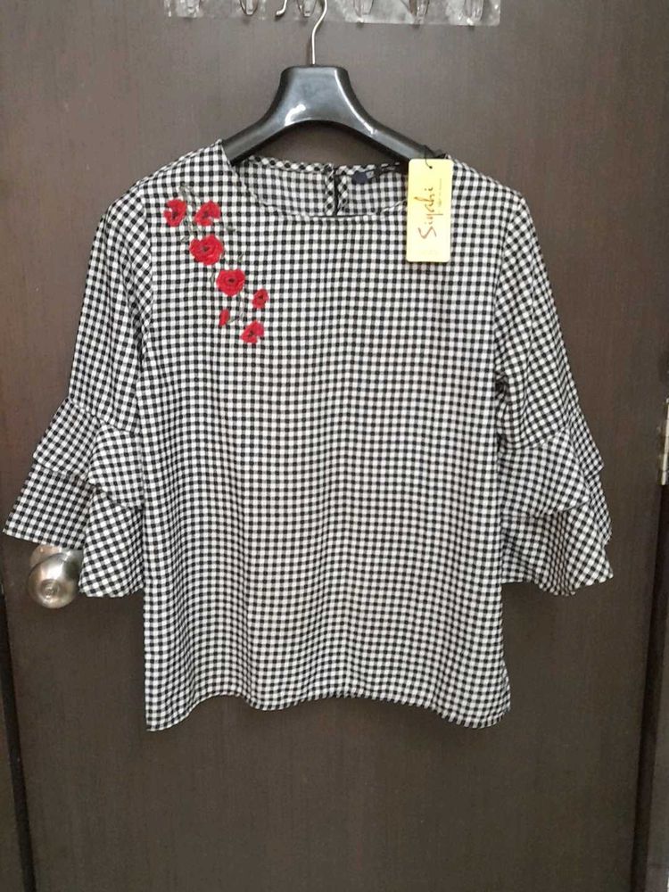 Chic Gingham Top with Floral Embroidery