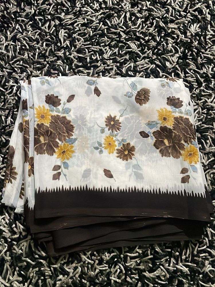 ‼️NEW‼️ White floral print saree