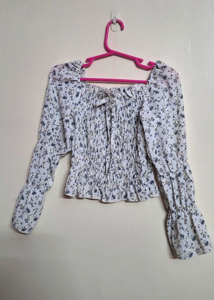 Chic Floral Smocked Crop Top